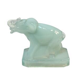 Boyd Glass Zack Elephant Figurine Lucky Trunk Up Carnival Green Mint Vintage